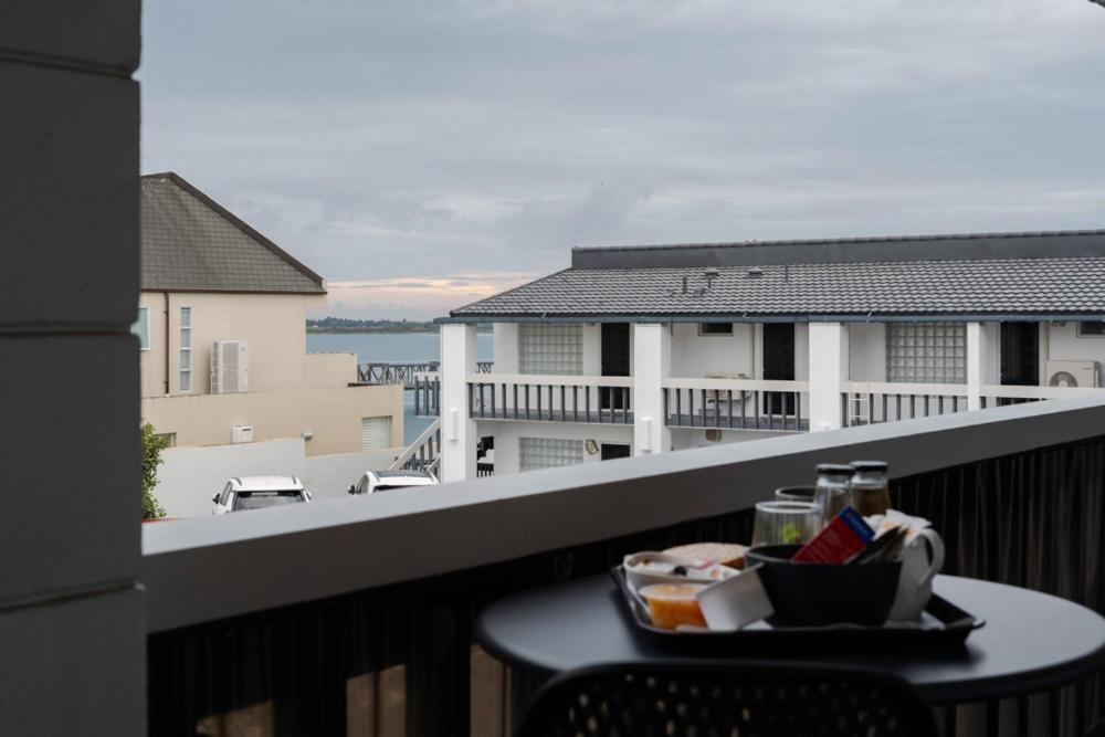 Мотель The Tauranga On The Waterfront Экстерьер фото